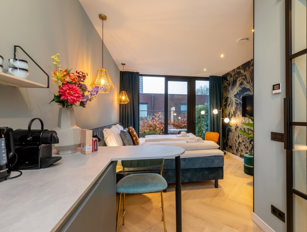 Romantic Getaway With Garden
