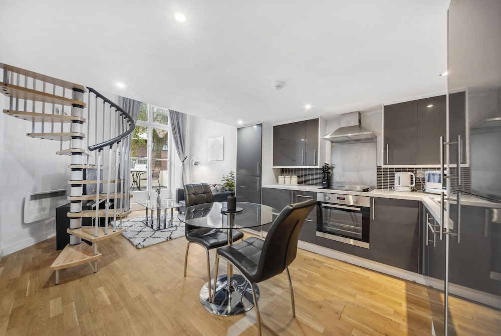 Modern Flat in Paddington