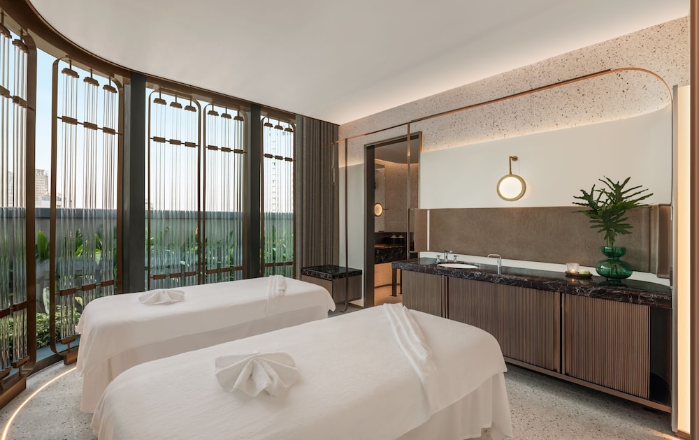 Hilton Saigon 36