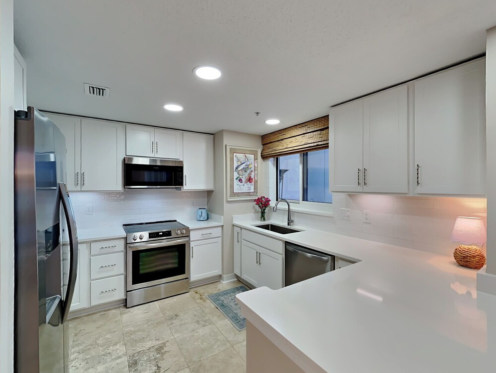 South Harbour #2F by Southern Vacation Rentals view 5