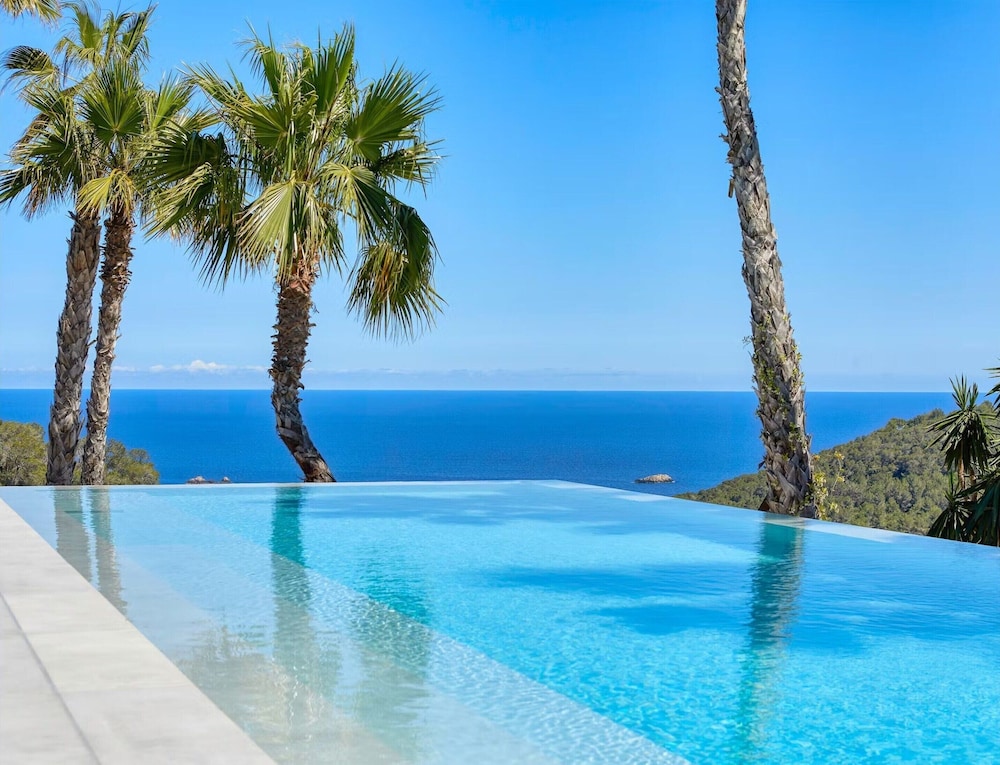Exclusive Villa on White Isle