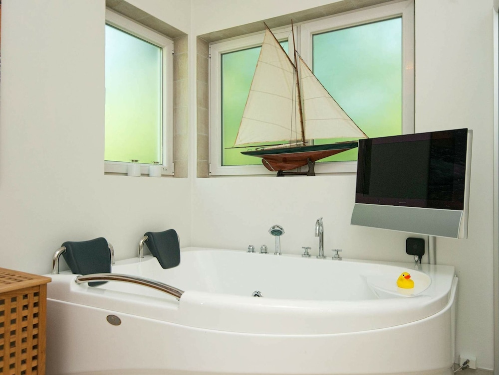 Luxury Spa Retreat in Thorsager - By Traum Ferienwohnungen view 3