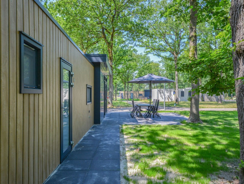 Pavilion 6 People With Storage Space view 4