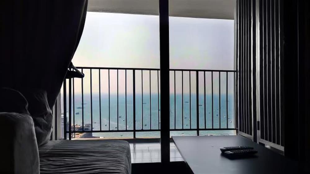 Pattaya Central Sea View Pool Suite