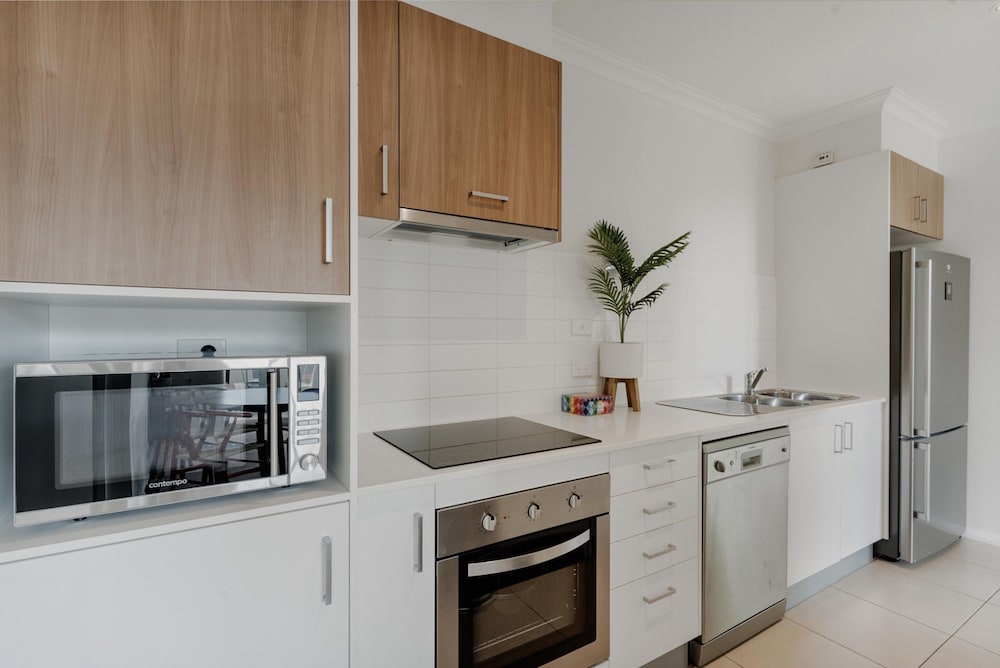 Peaceful 1-bed Apartment Close to Lonsdale St