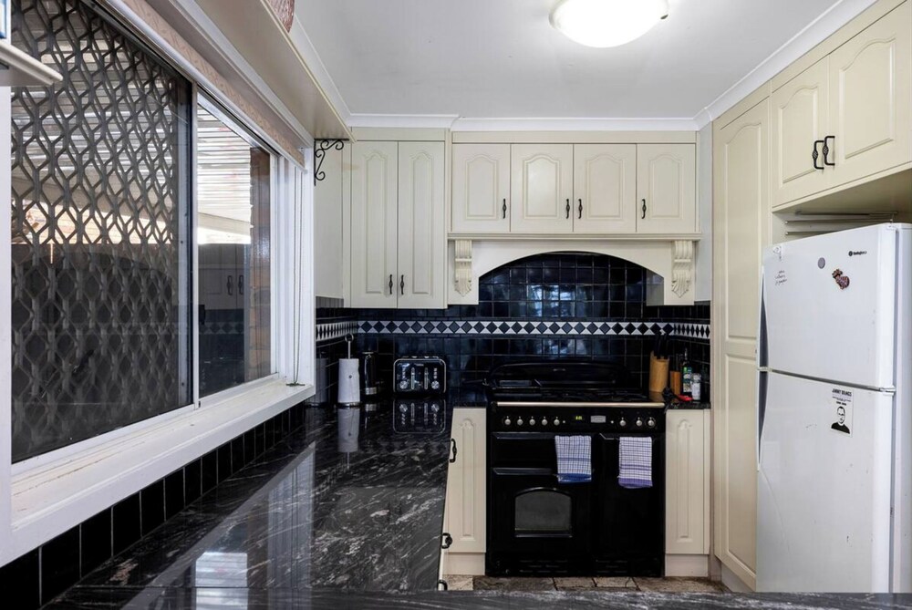 Gorgeous & Family Friendly 4 Bedroom Home