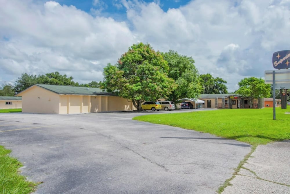 OYO Budget Inn Bartow