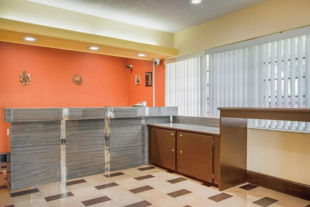 OYO Budget Inn Bartow