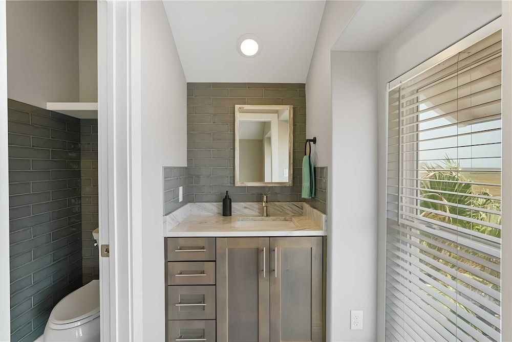 La Concha Blvd #31 -