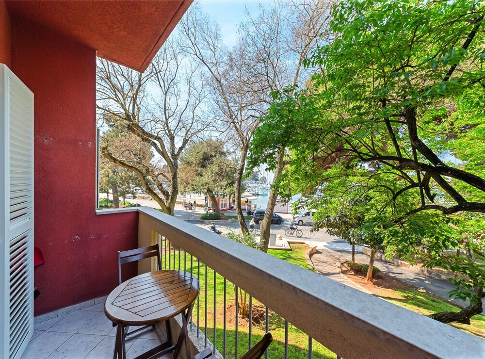 Pretty Apartment Near Golf Course