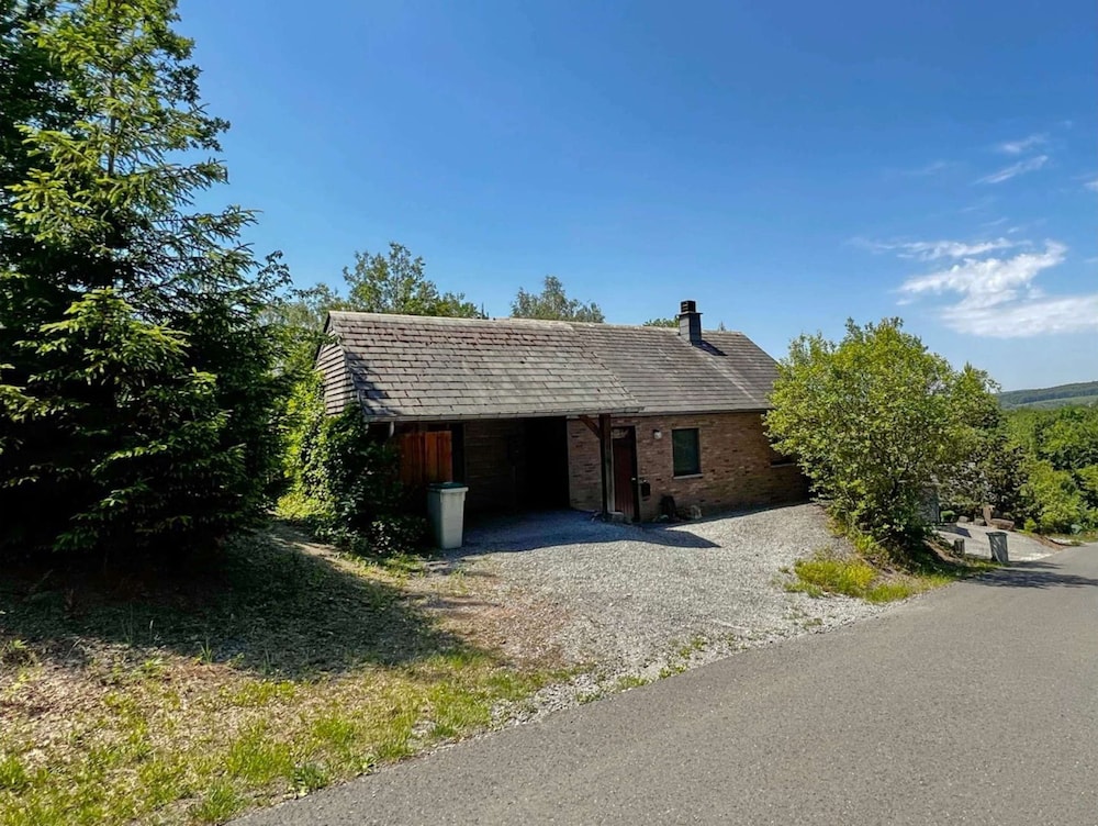 Villa in Durbuy With Jacuzzi & Golf Access