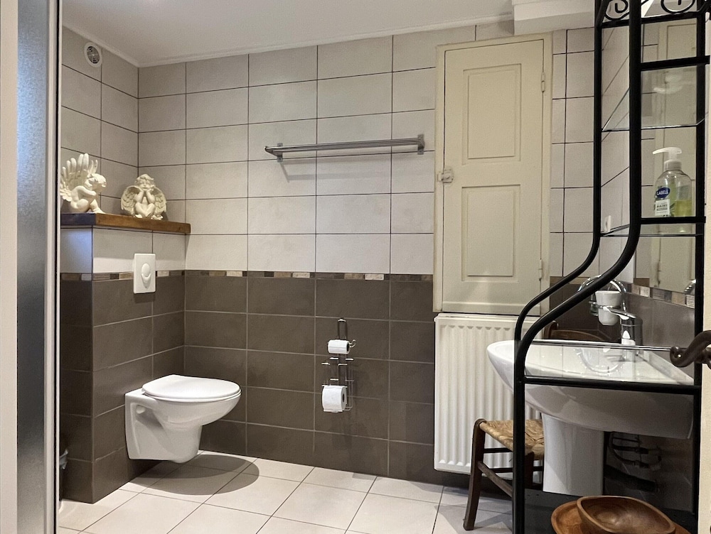 Holiday Home With Sauna, Saint-sauveur