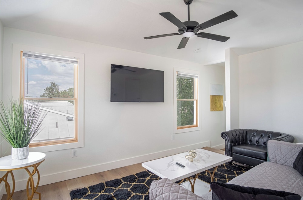 Stylish Stay With Unforgettable Downtown Views