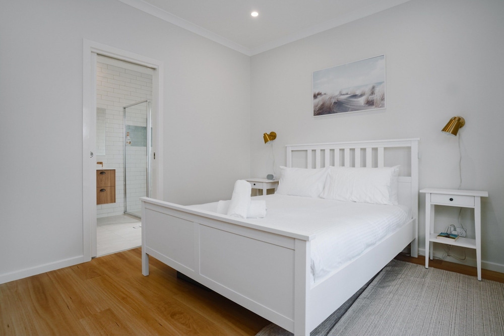 Exquisitely Spacious 3-bed Home
