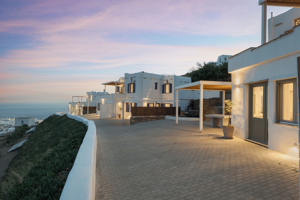 Morfes Luxury Apartments