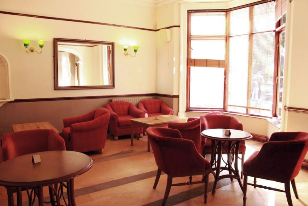 Leicester Vacations - OYO Blaby Westfield Hotel - Property Image 27