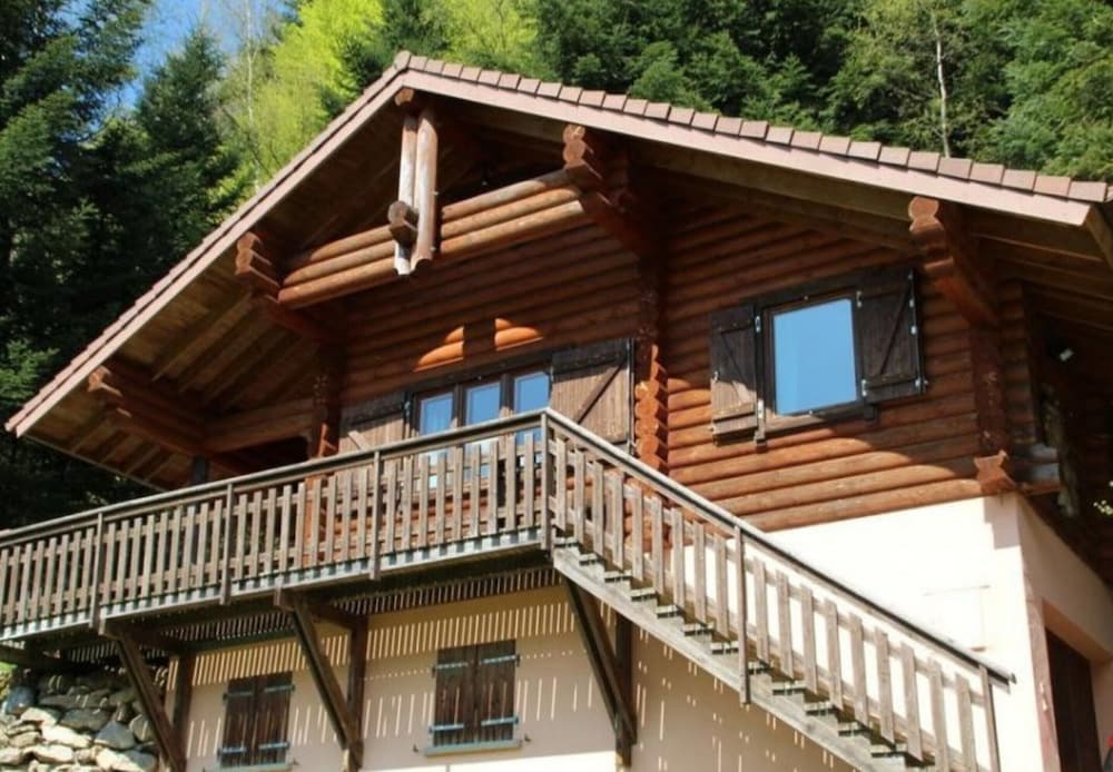 Chalet in La Bresse With Hot Tub & Mountain Views