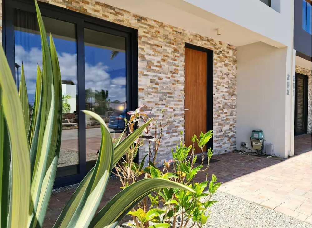 Luxury townhouse with pool in PALM BEACH