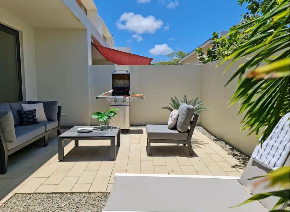 Luxury townhouse with pool in PALM BEACH