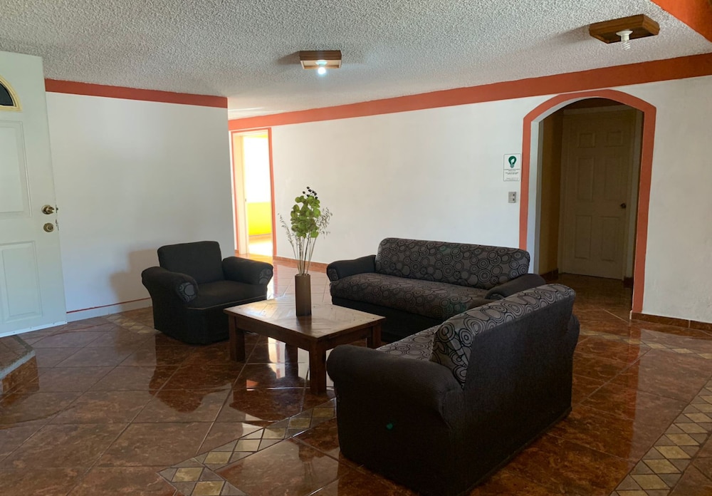 Hotel & Suites Cerro Rojo