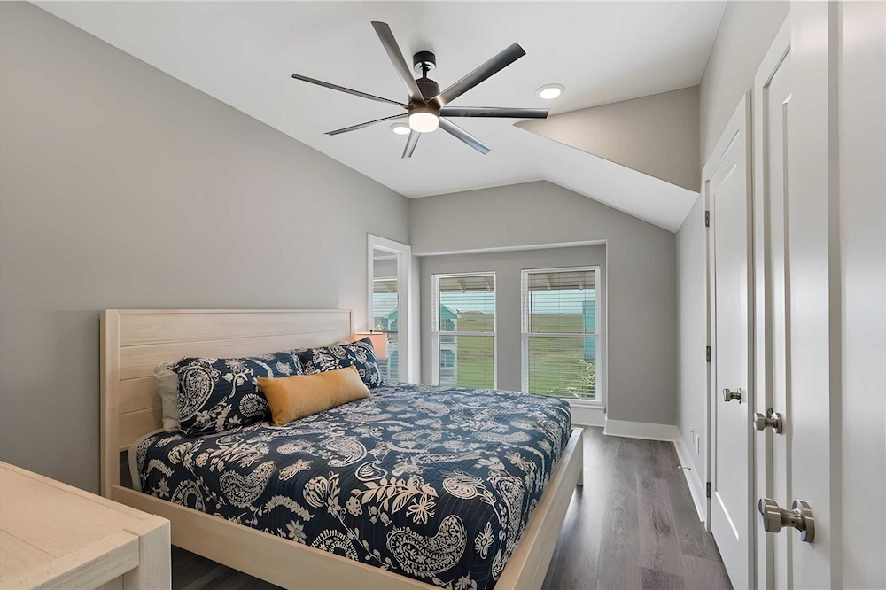 La Concha Blvd #31 -