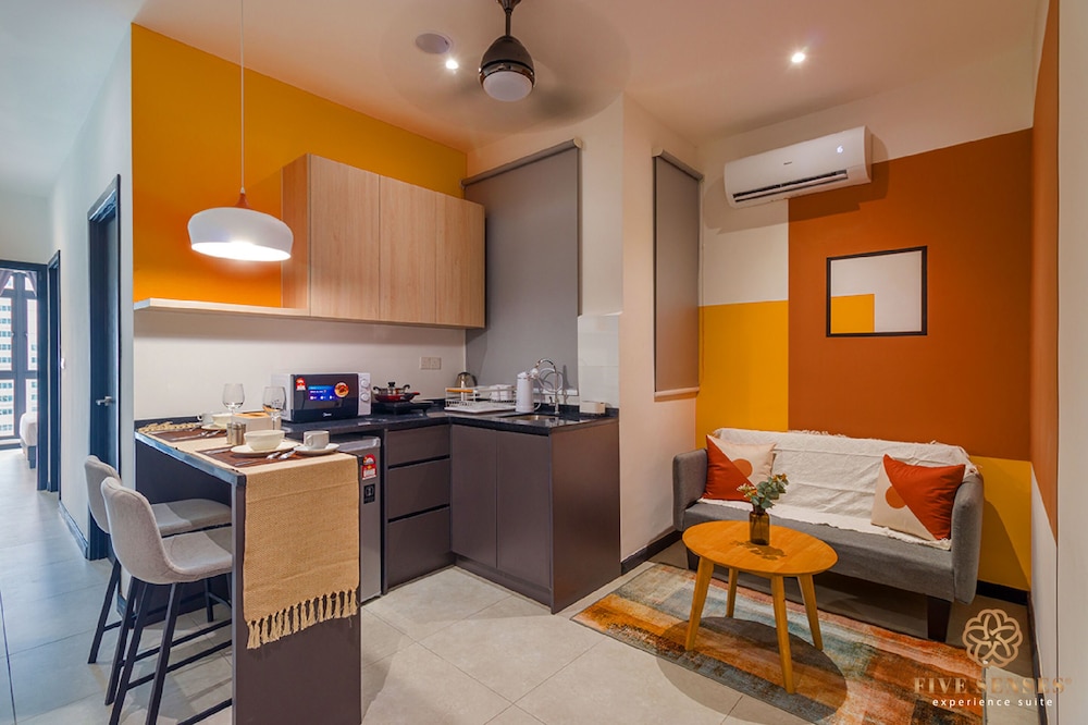 Neu Suites Residence Kuala Lumpur, Roam