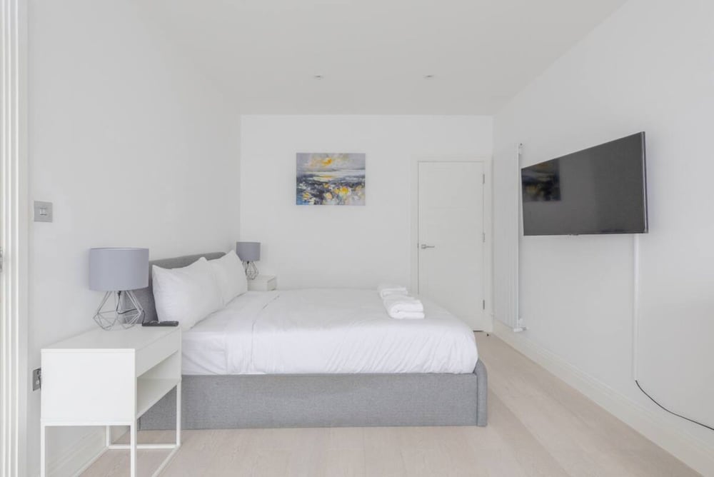 Spacious 4BD Townhouse - Near Stratford City!