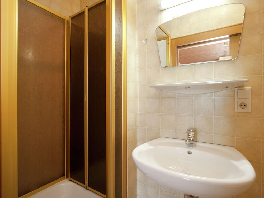 Beautiful Apartment in Uttendorf With Balcony view 4