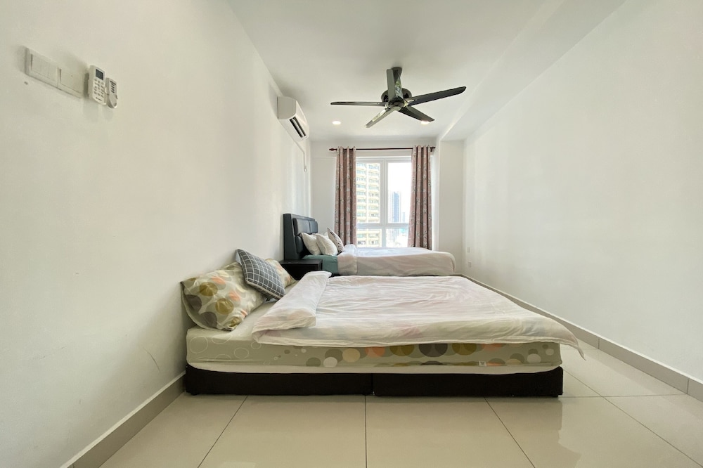 OYO 90192 Mansion One Suites photo 5