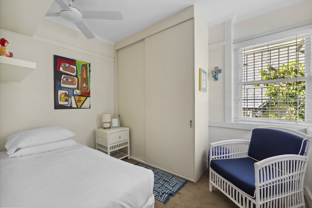 Poolside Stay - Close to Taronga Zoo & Luna Park
