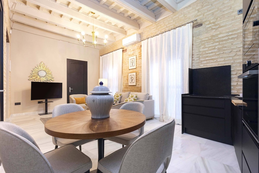 Modern Apartment in Seville Center Acetres I