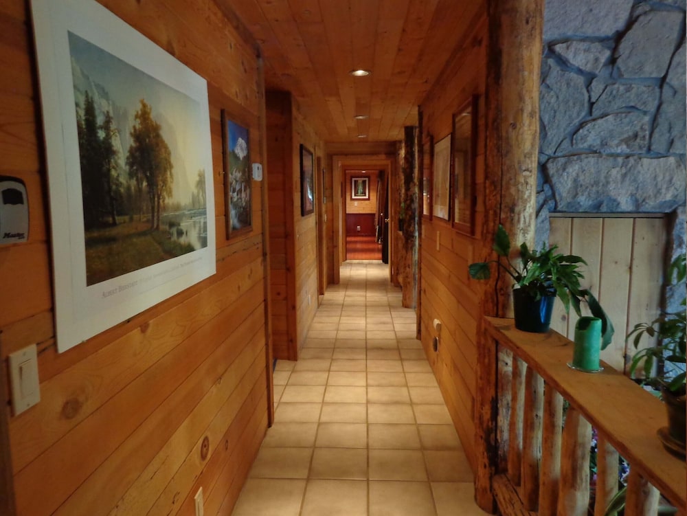 Evergreen Haus