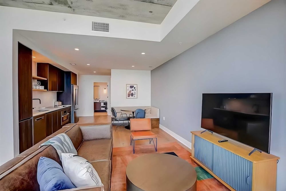 The Emma Penthouse: Modern 2BR Condo, Steps From Rainey St. & Lady Bird Lake