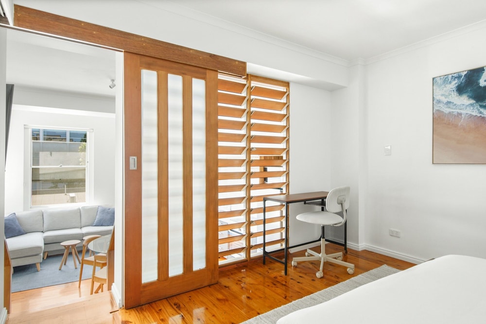 Stylish Inner City 2-bed Unit by Fig Lane Park