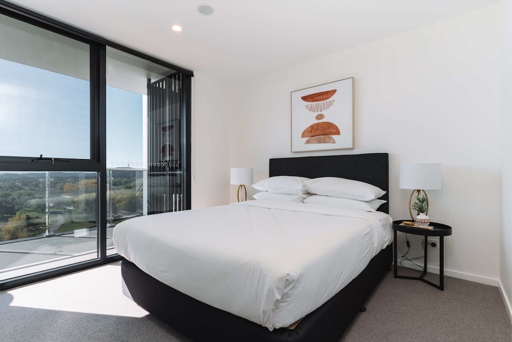 Pristine 2-bed Apartment With Pool and BBQ
