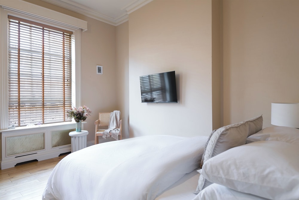 Charming London City Apartment