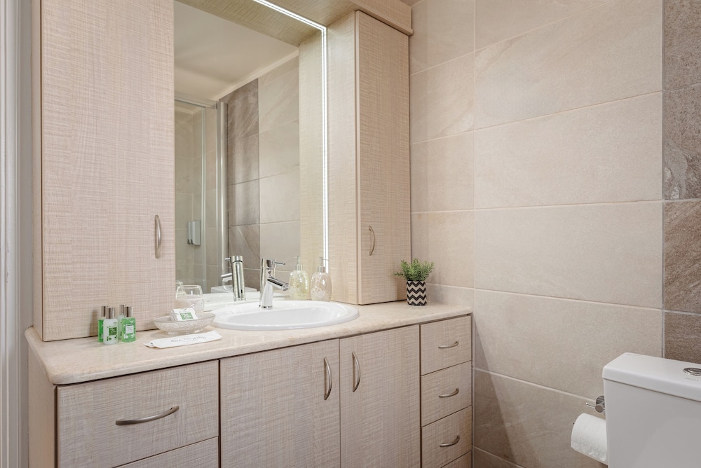 Athens Golden Light Premium Residence