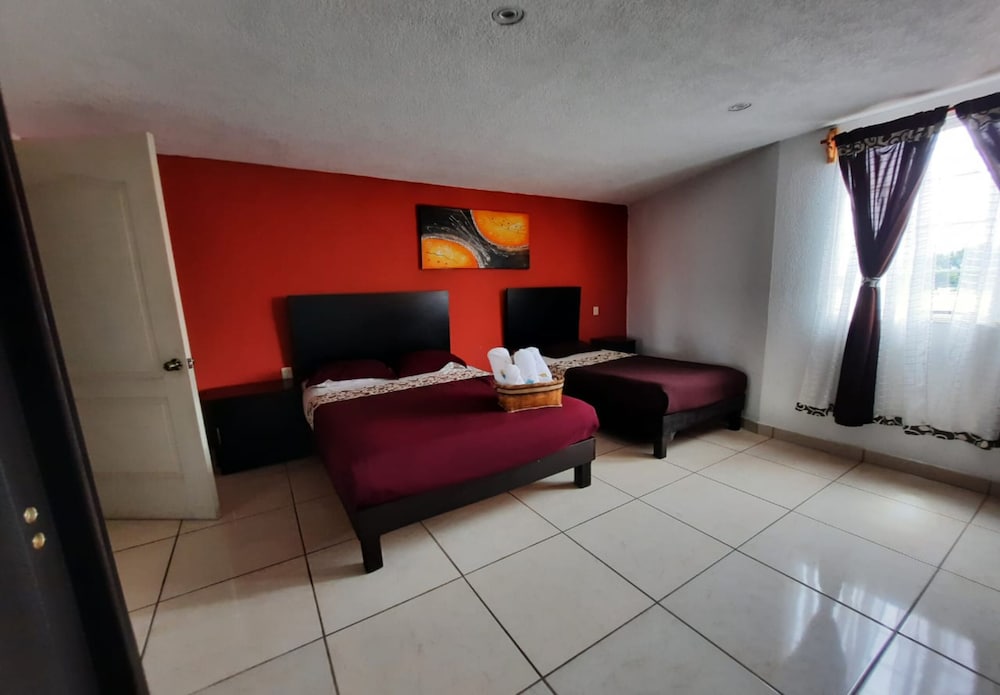 Hotel & Suites Cerro Rojo