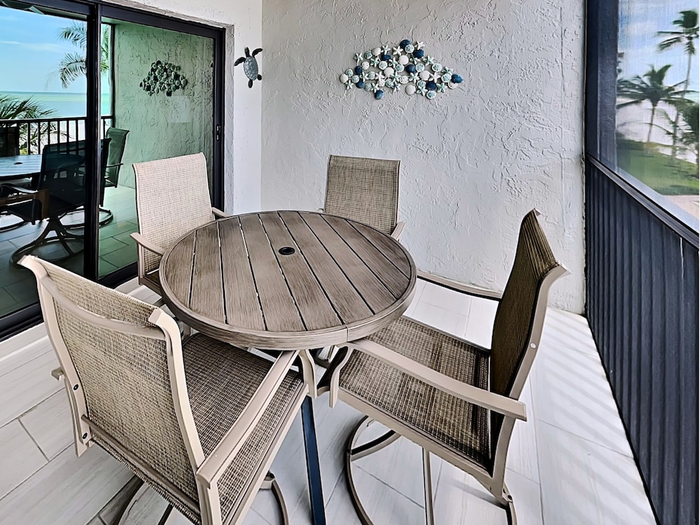 Seaside 2 by Distinctive Beach Rentals