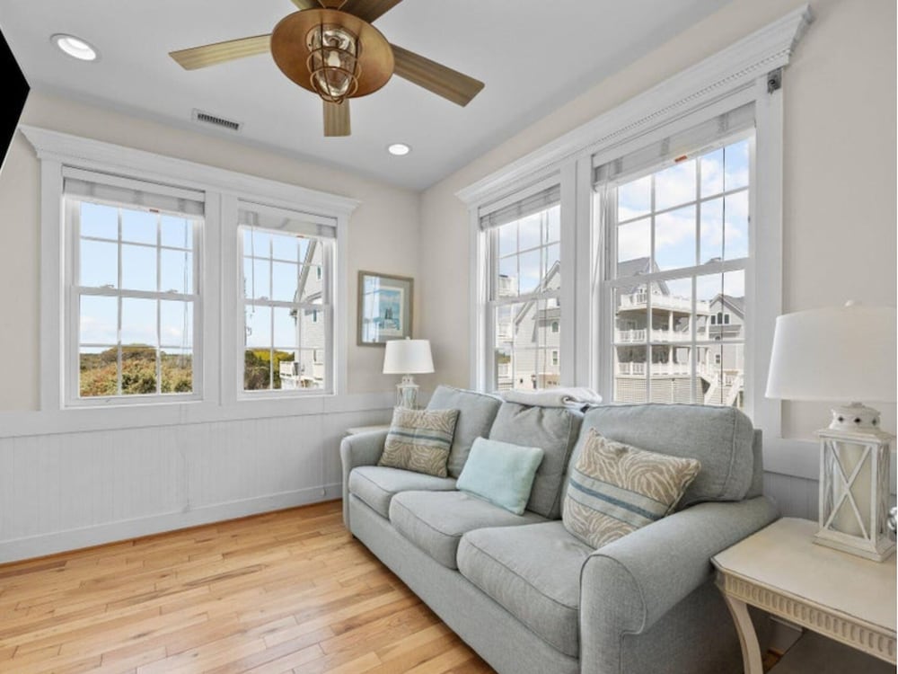 Ocean's Edge by Topsail Realty