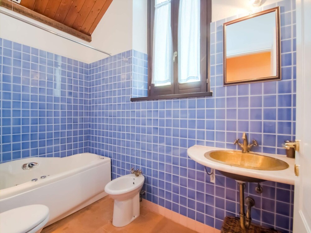 Beautiful Apartment in Ascoli Piceno with Hot Tub photo 3