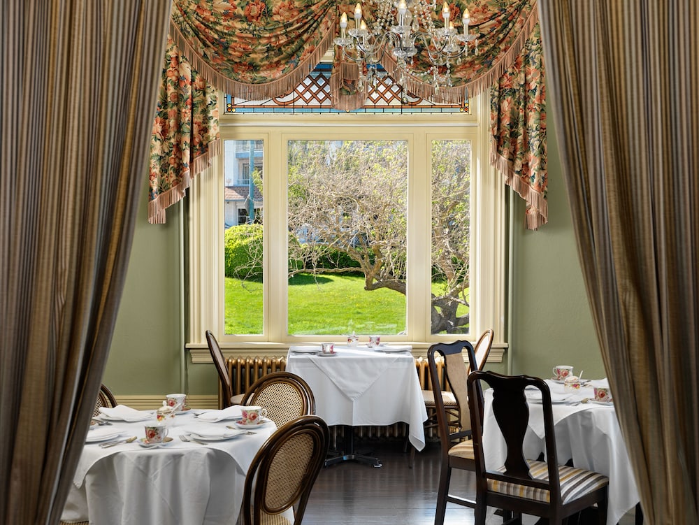 Pendray Inn and Tea House 46