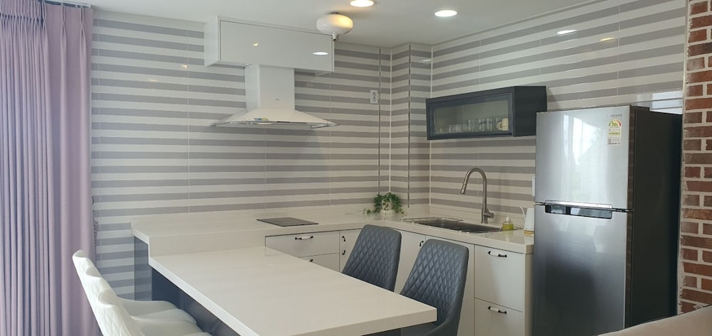 Incheon Vacations - Ganghwado Mare Seawater Poolvilla - Property Image 2