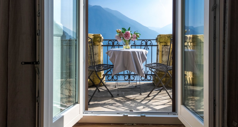 JOIVY Villa Anna Como Lake