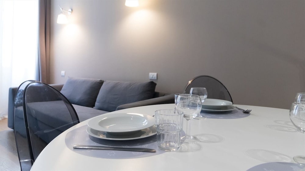 Charming Apartment in Milan's Heart