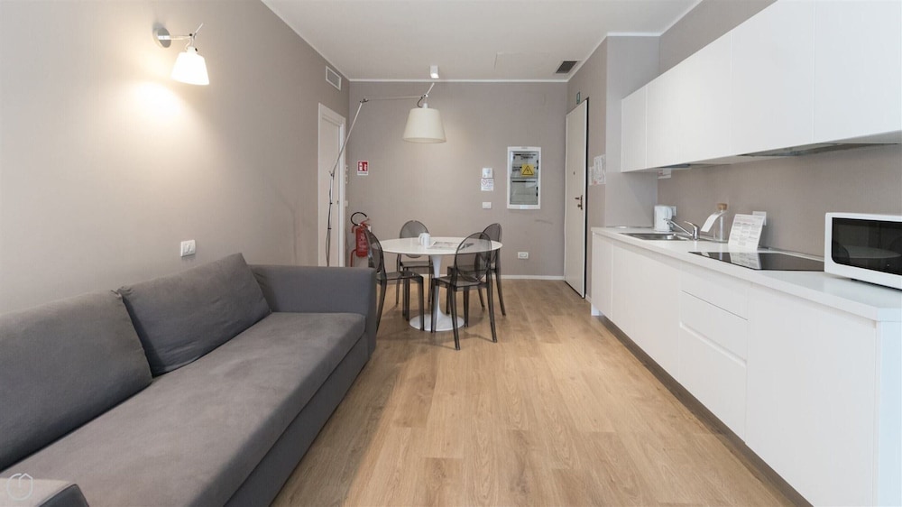 Charming Apartment in Milan's Heart