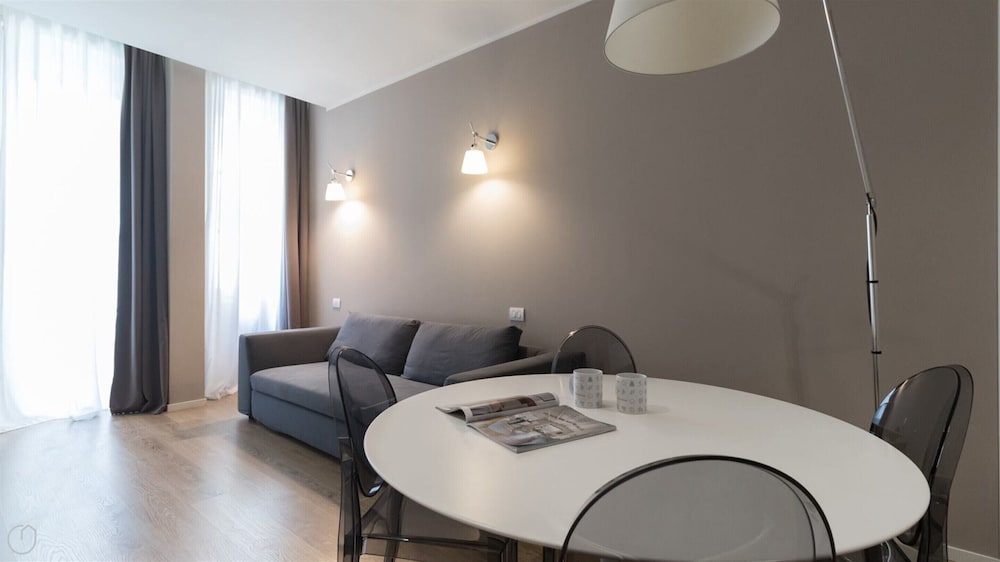 Charming Apartment in Milan's Heart