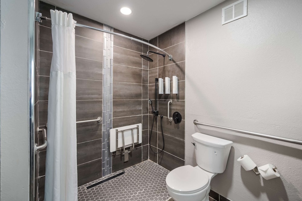 Marshall Vacations - Clarion Pointe Marshall - Property Image 27