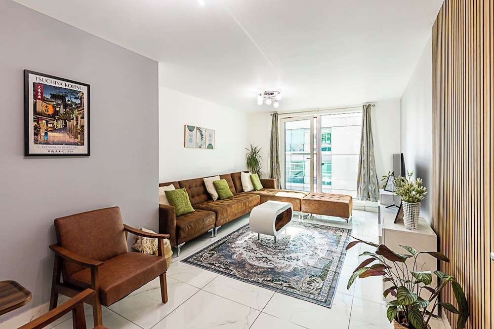 Modern and Minimalist Flat in Vauxhall