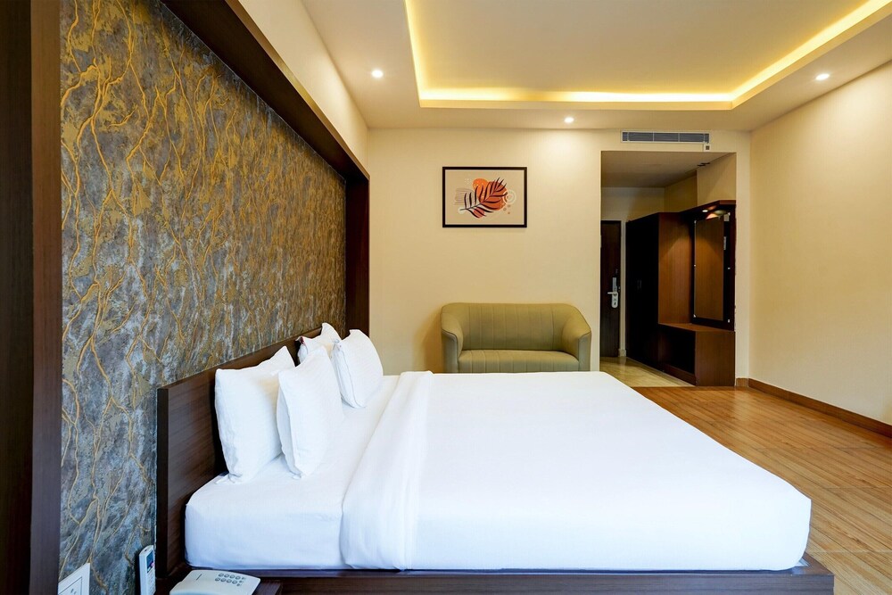 Premium Stays Near Phoenix Mall